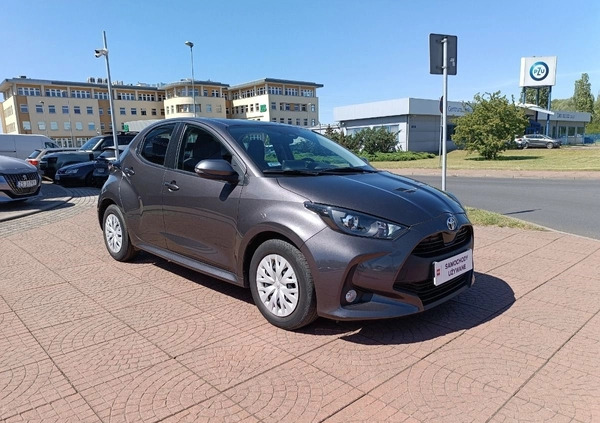 Toyota Yaris cena 72900 przebieg: 62048, rok produkcji 2021 z Police małe 79